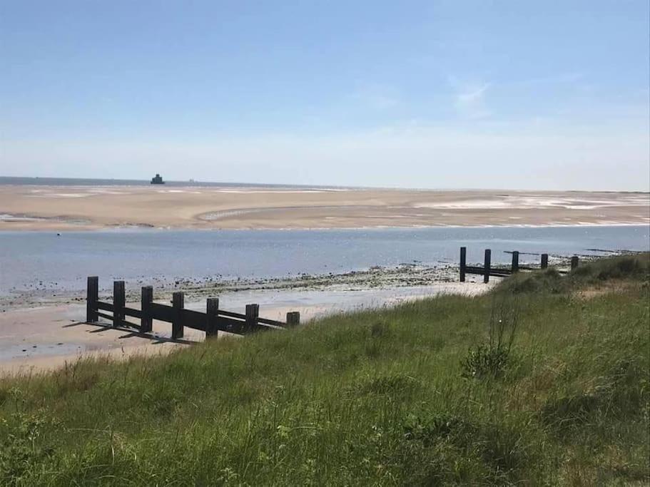 Beautiful Seafront Studio Apartment Cleethorpes Kültér fotó